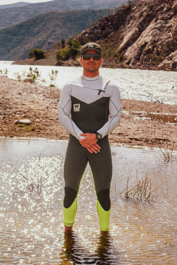 traje-neopreno-verde-y-blanco-1