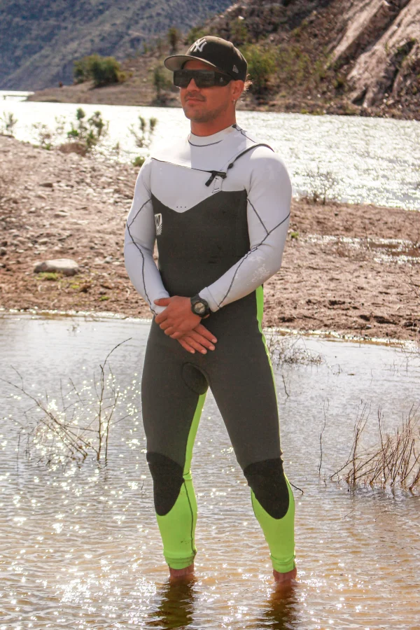 traje-neopreno-verde-y-blanco-2