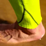traje-neopreno-verde-y-blanco-9