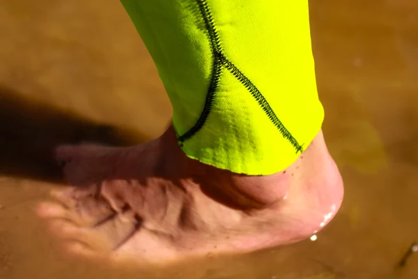 traje-neopreno-verde-y-blanco-9